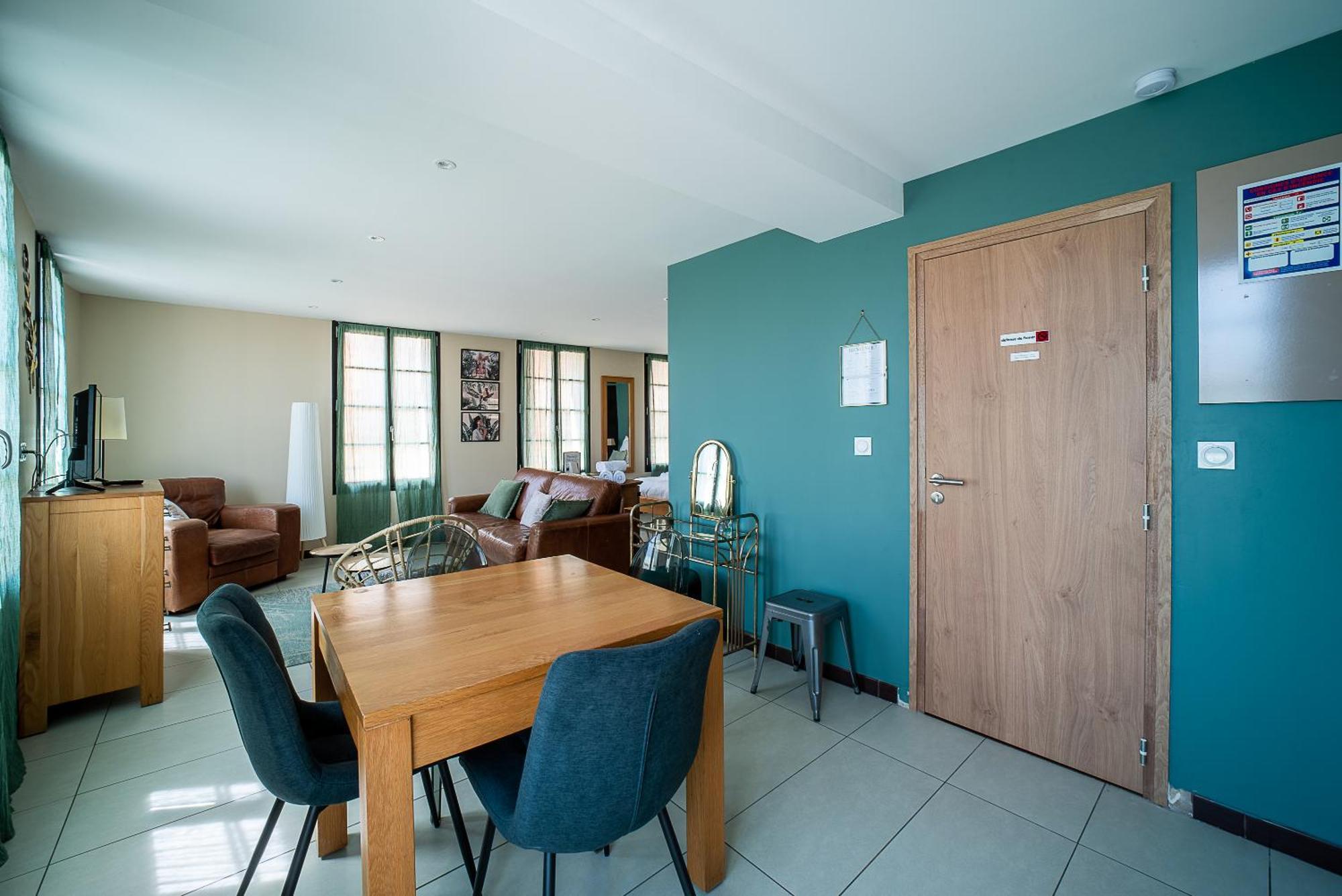 Suites Coronell D'En Vila بيربينيو المظهر الخارجي الصورة