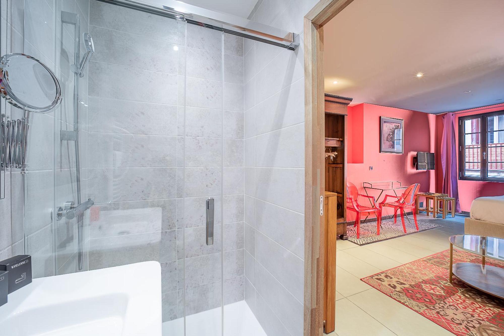 Suites Coronell D'En Vila بيربينيو المظهر الخارجي الصورة