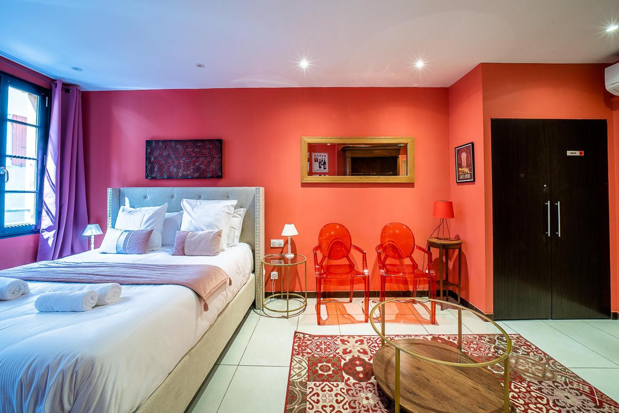 Suites Coronell D'En Vila بيربينيو المظهر الخارجي الصورة