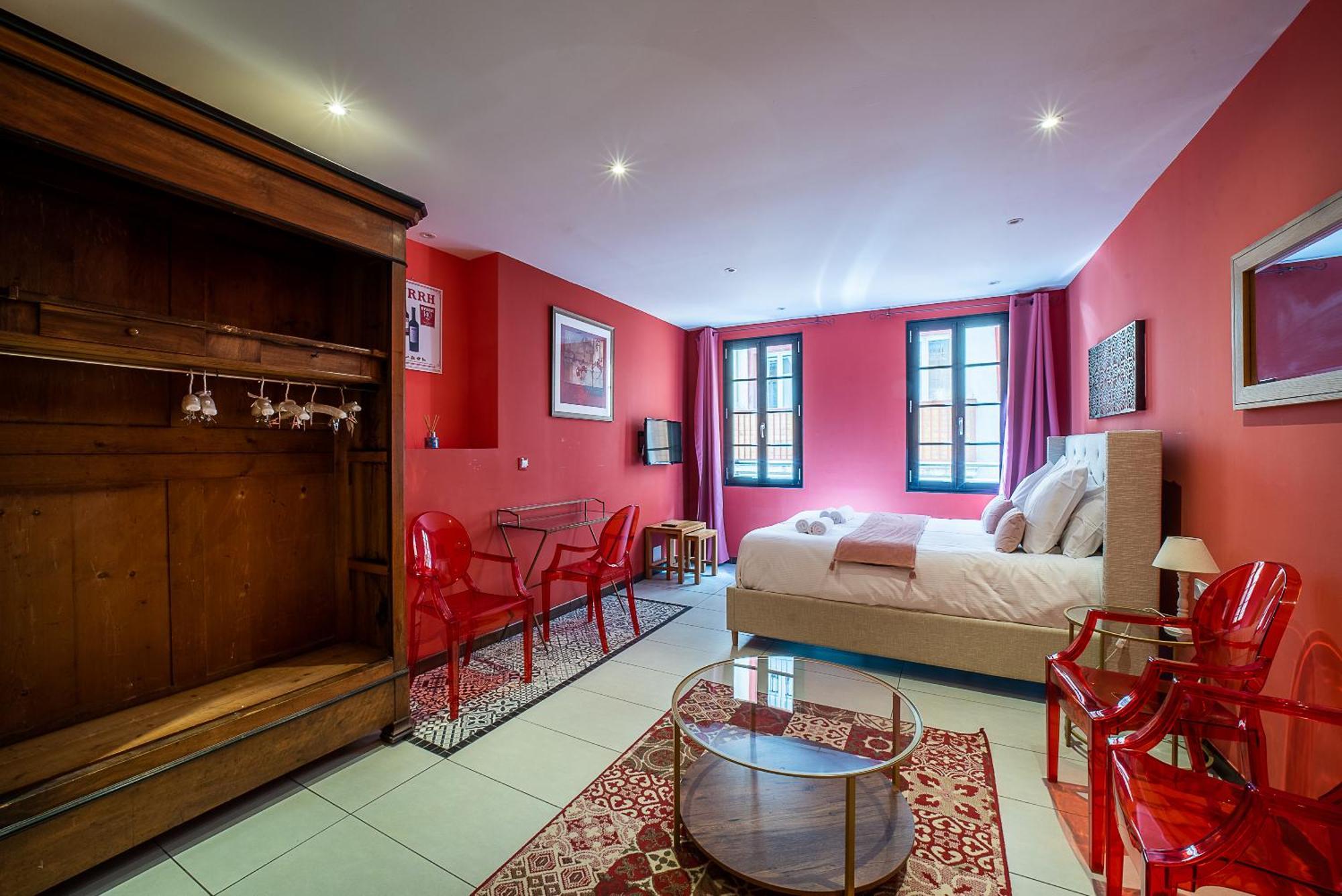 Suites Coronell D'En Vila بيربينيو المظهر الخارجي الصورة