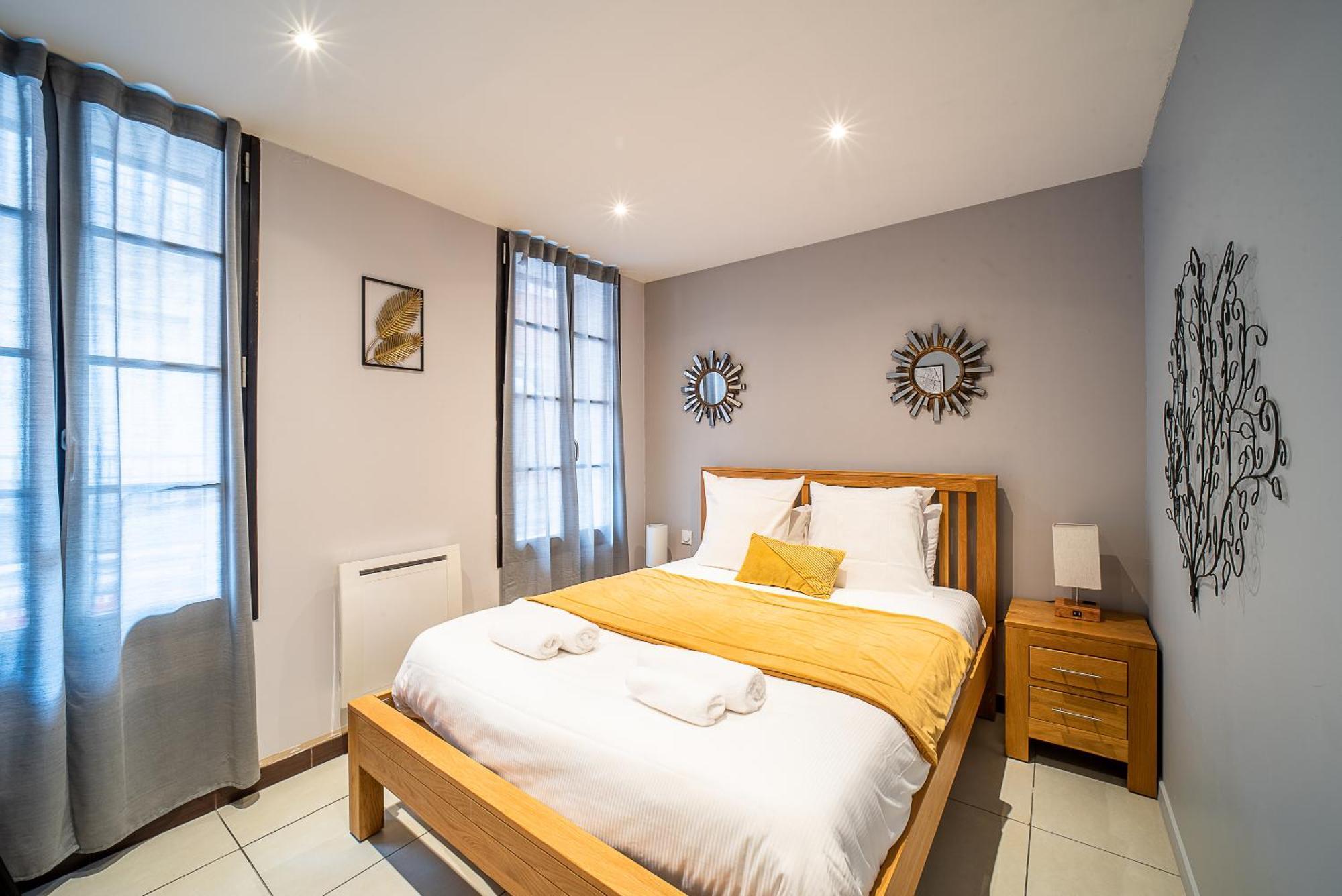 Suites Coronell D'En Vila بيربينيو المظهر الخارجي الصورة