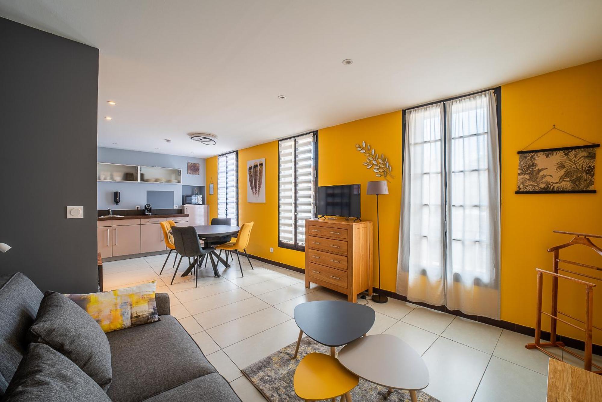 Suites Coronell D'En Vila بيربينيو المظهر الخارجي الصورة