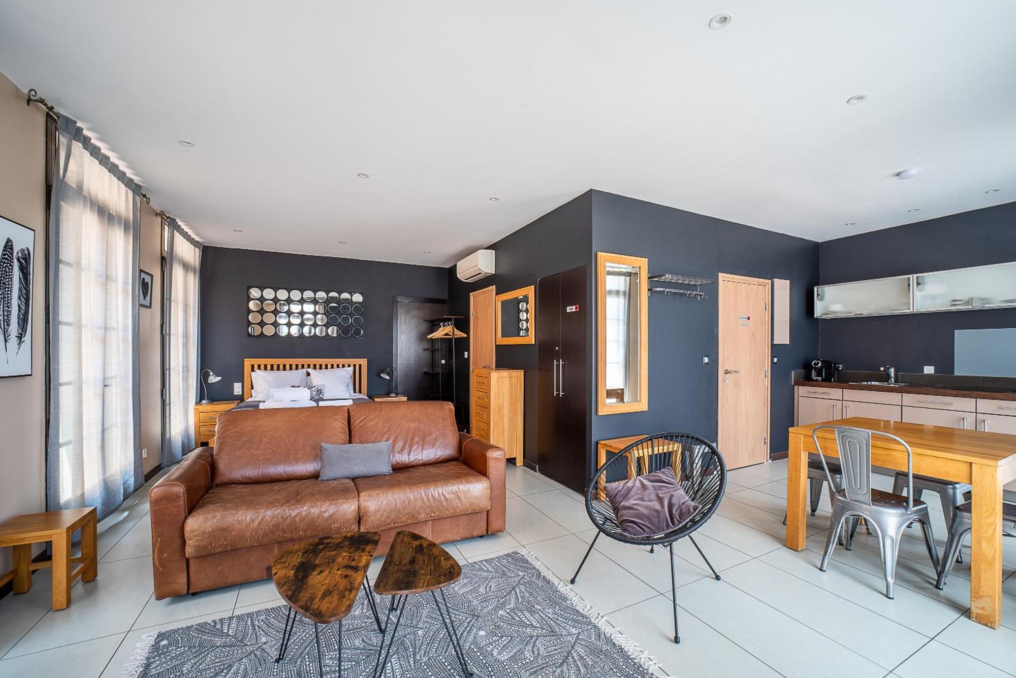 Suites Coronell D'En Vila بيربينيو المظهر الخارجي الصورة
